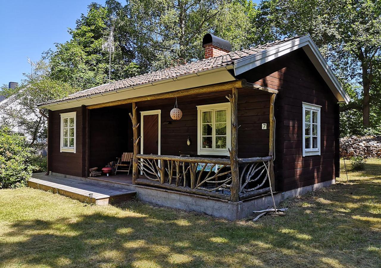 Mysig Stuga Med Oeppen Spis Och Uteplats Fröseke Esterno foto
